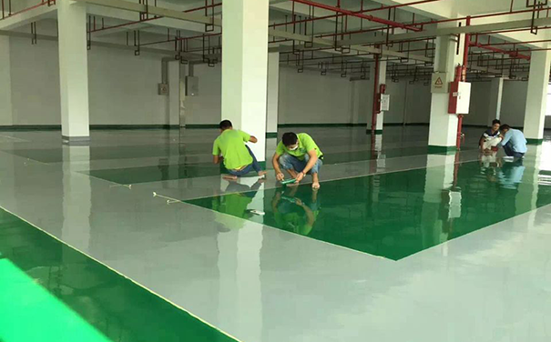 环氧平涂地坪施工中.png