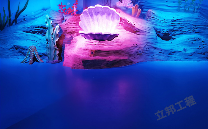 蓝色水泥自流平地面.png